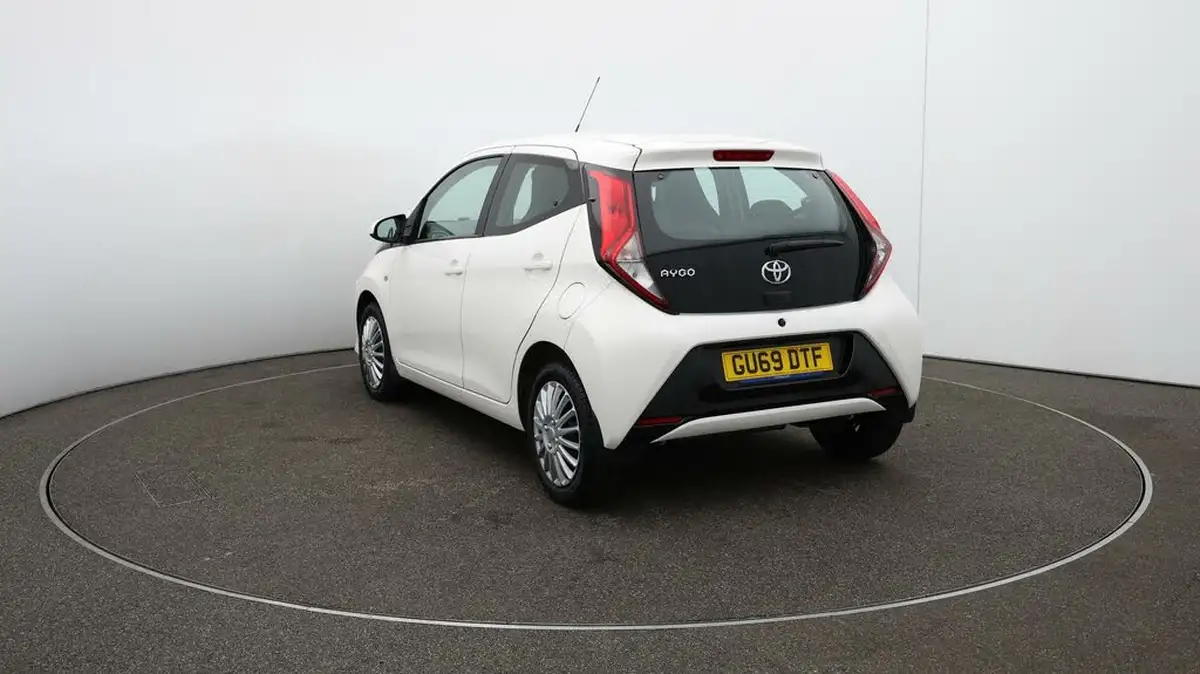 2019-toyota-aygo-10-vvt-i-x-play-big-52