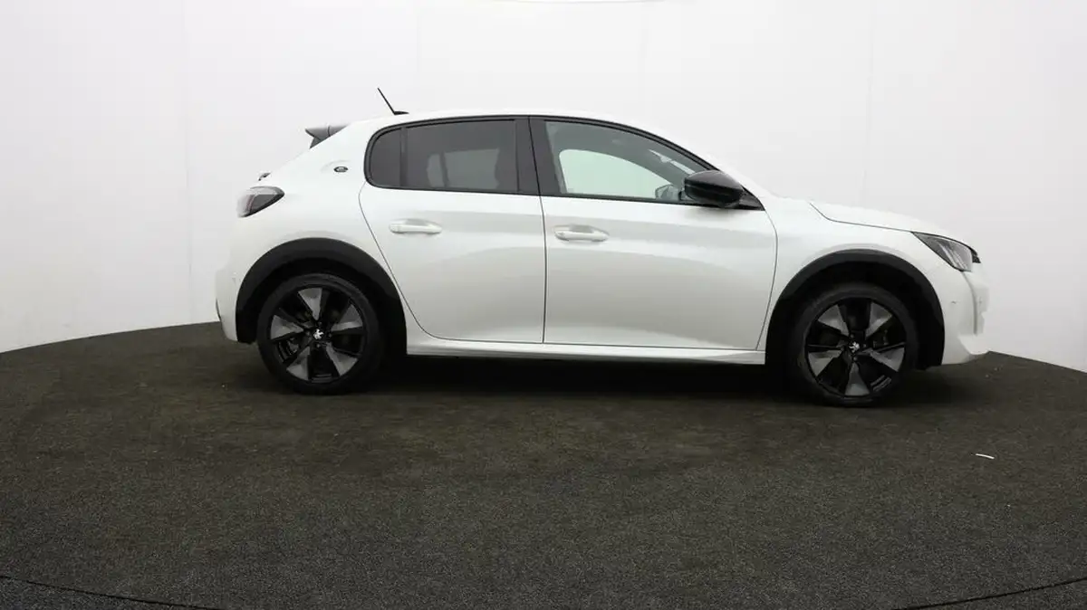 2021-peugeot-208-e-gt-premium-big-33