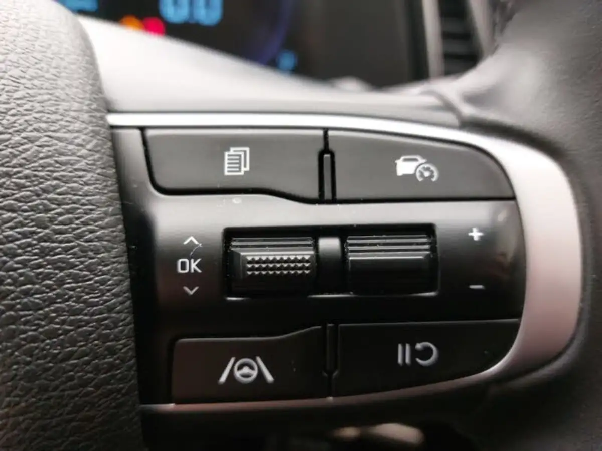 2023-kia-sportage-16-t-gdi-2-148bhp-big-12