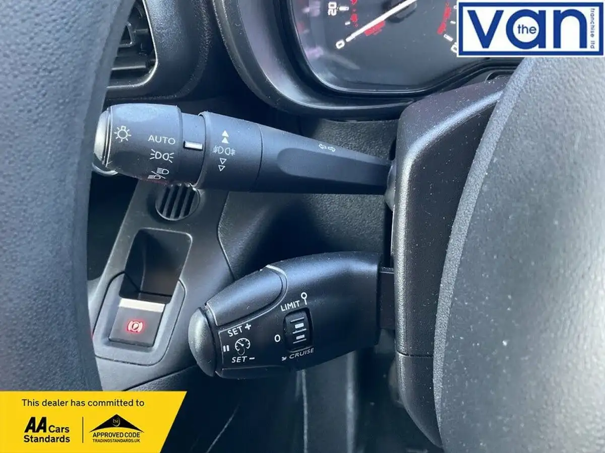 2021-citroen-berlingo-15bluehdi-1000-enterprise-100pseu6dt-e-ss-panel-big-21