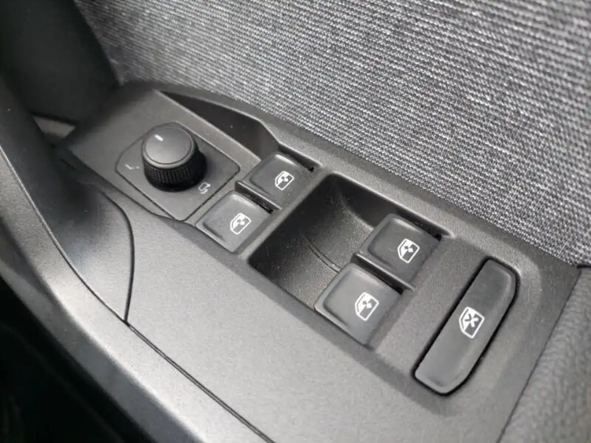 2022-seat-arona-10-tsi-xperience-dsg-big-18