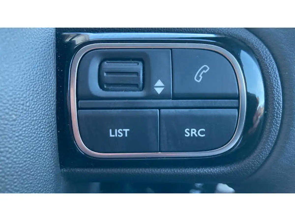 2023-citroen-c3-12-puretech-elle-83ps-ss-big-26