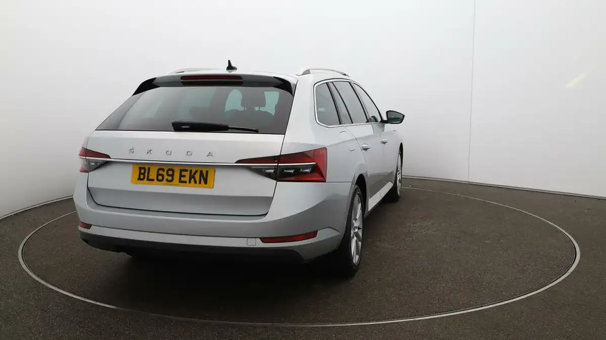 2019-skoda-superb-20-tsi-se-l-estate-big-47