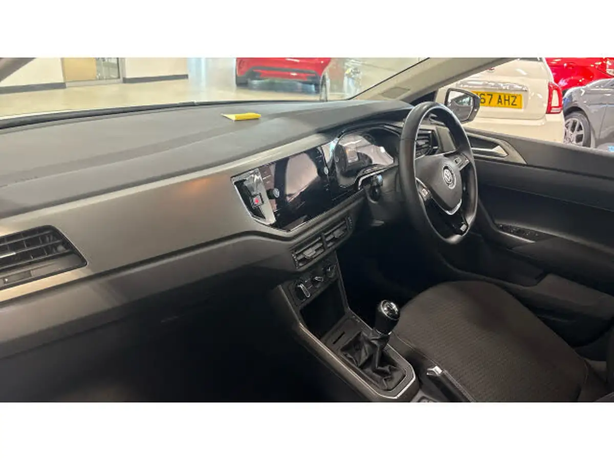 2018-volkswagen-polo-10-tsi-se-big-8