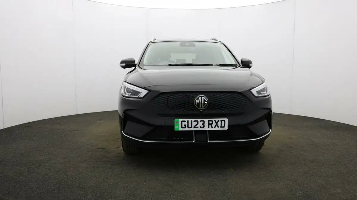 2023-mg-zs-suv-e-trophy-ev-156ps-long-range-big-32