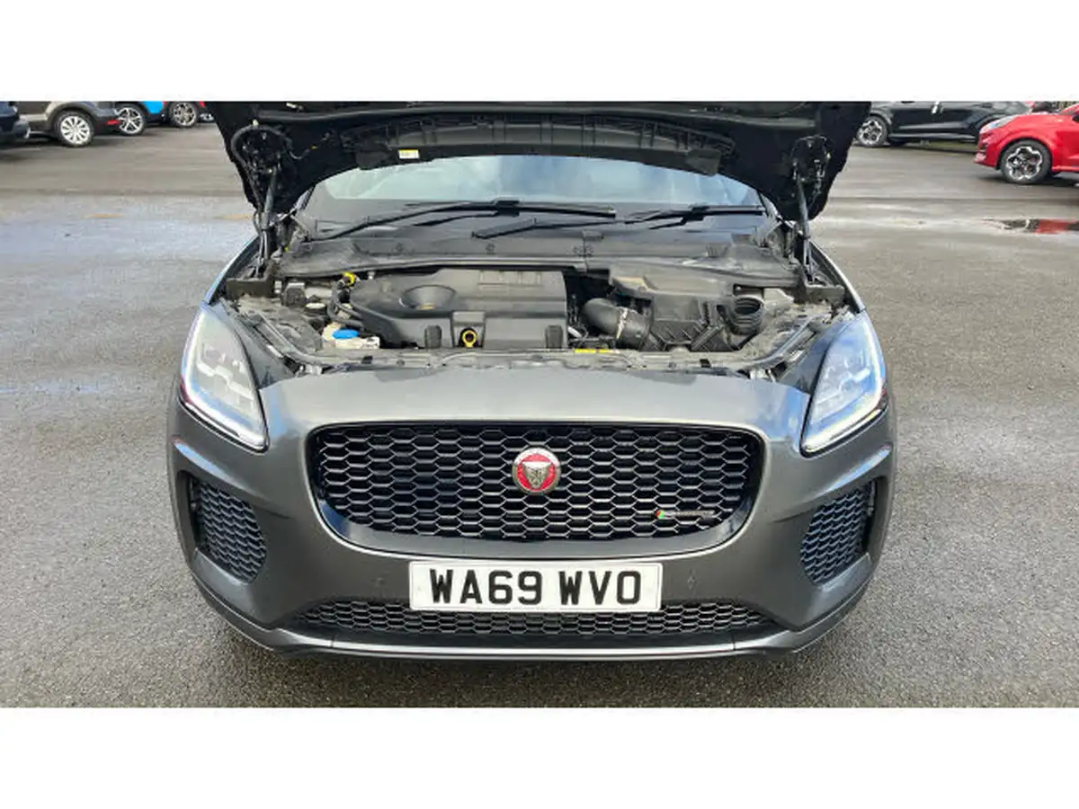 2019-jaguar-e-pace-20-i4d-chequered-flag-180ps-big-7