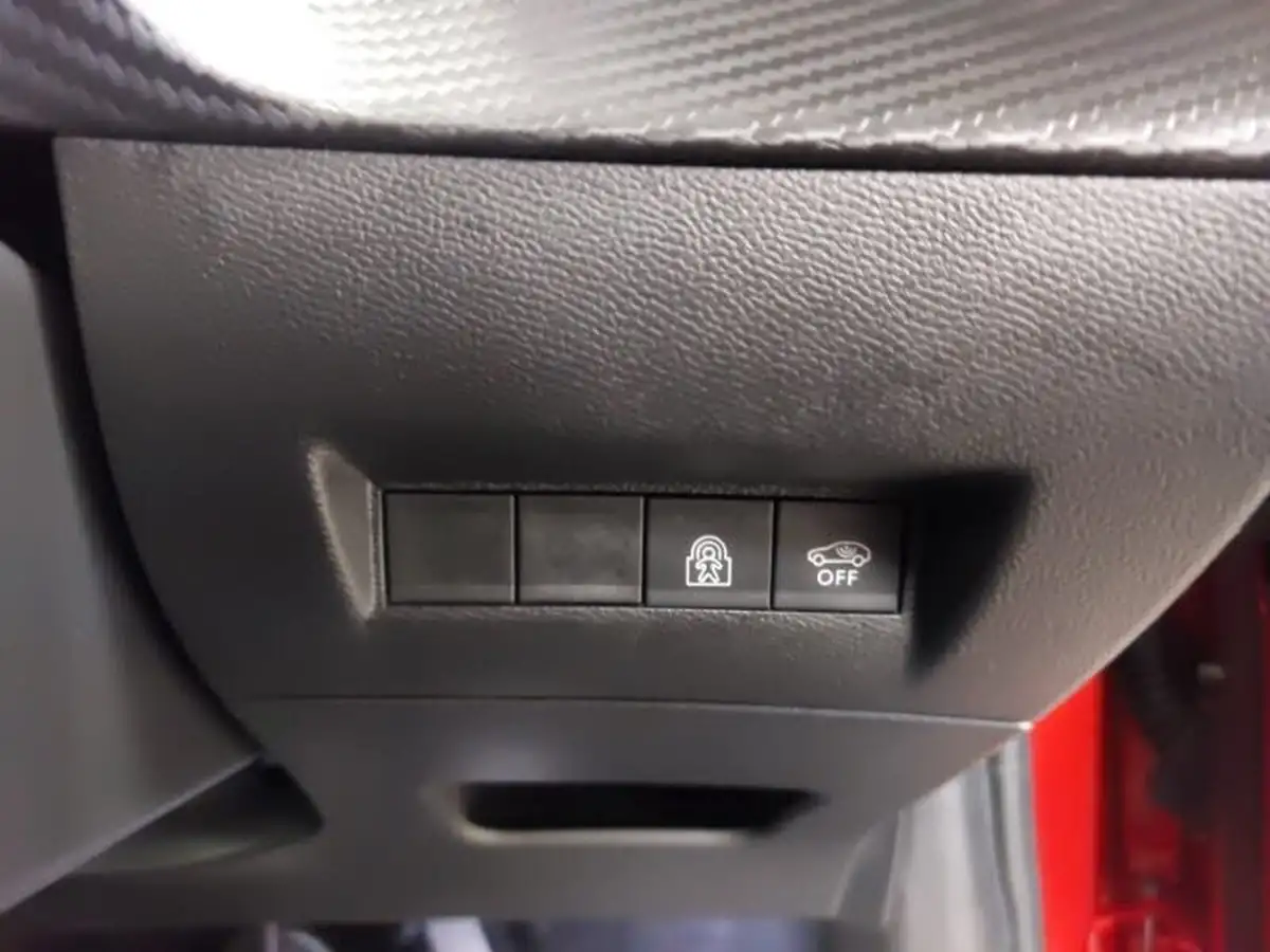 2024-peugeot-208-12-puretech-gt-100ps-hybrid-e-dsc6-big-9
