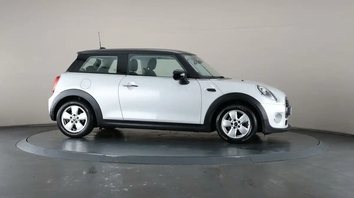 2019-mini-cooper-15-cooper-classic-hatchback-3d-auto-big-51