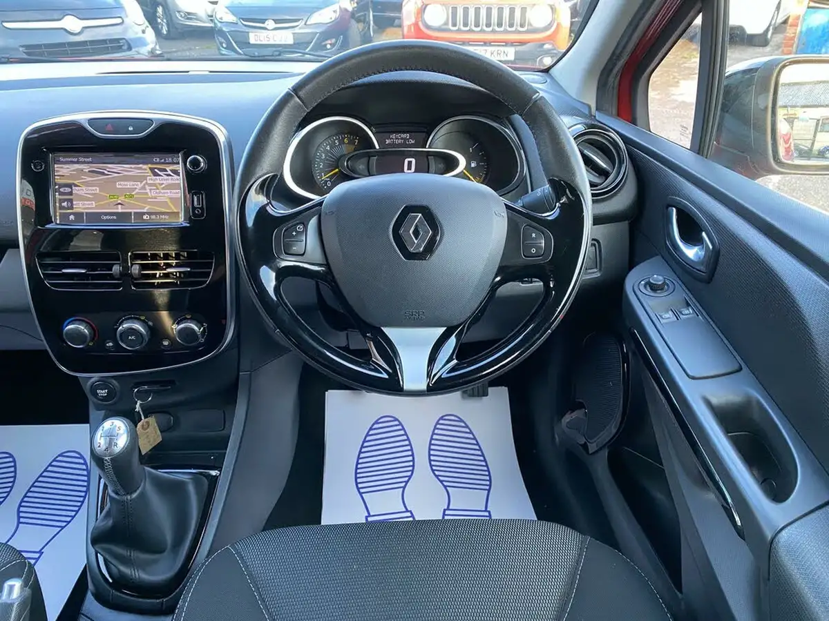 2015-renault-clio-12-dynamique-nav-big-28