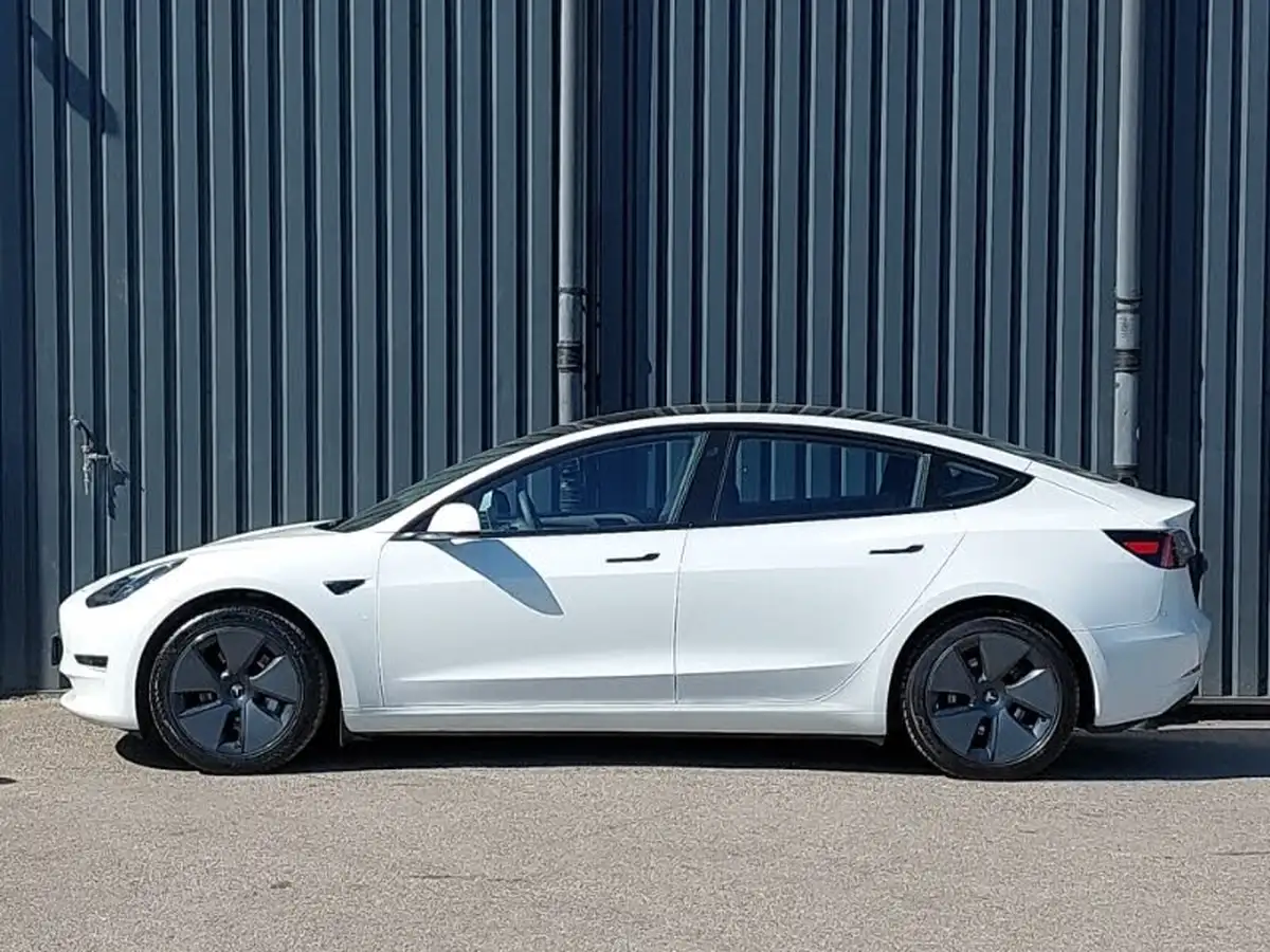 2021-tesla-model-3-e-long-range-awd-big-3