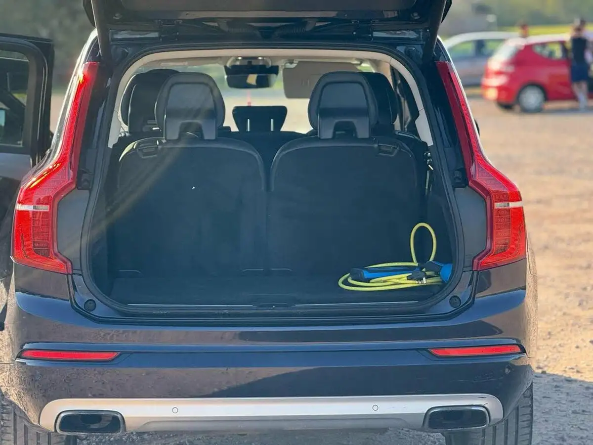 2016-volvo-xc90-20-t8-momentum-big-27