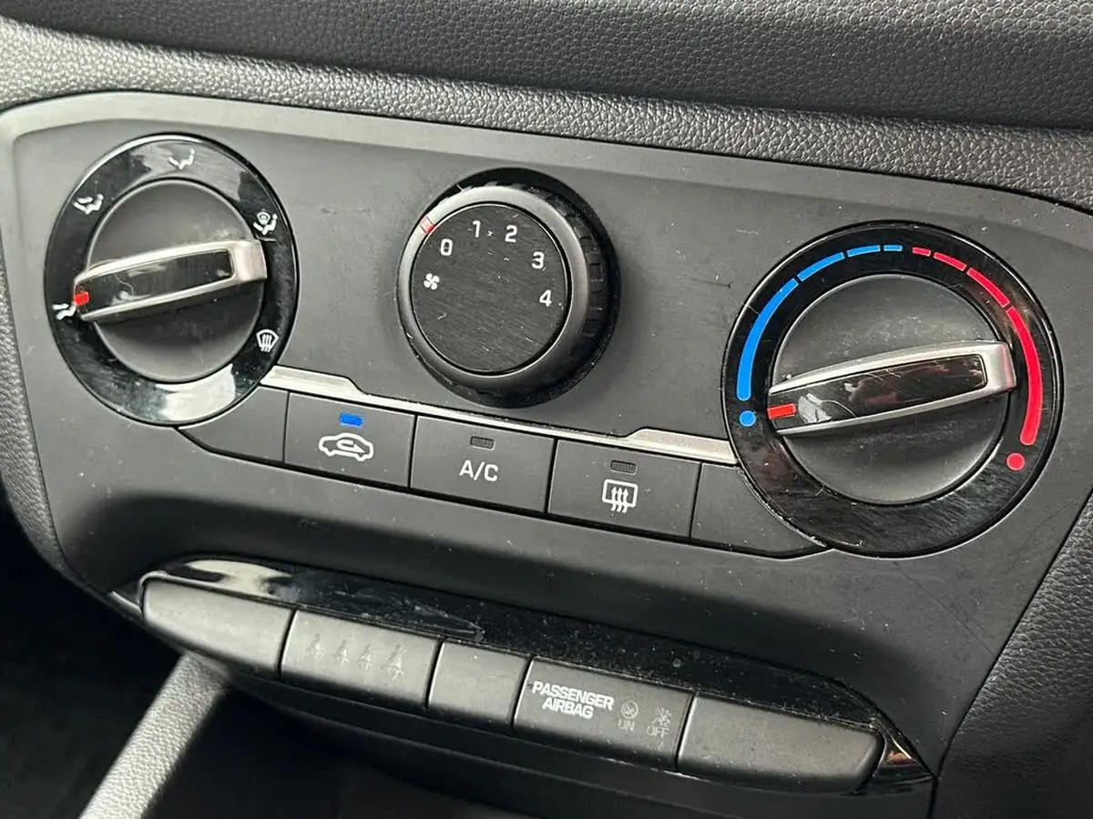 2019-hyundai-i20-12-play-big-22