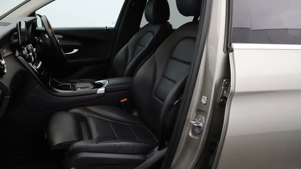 2019-mercedes-benz-glc-class-20d-glc220d-sport-big-13