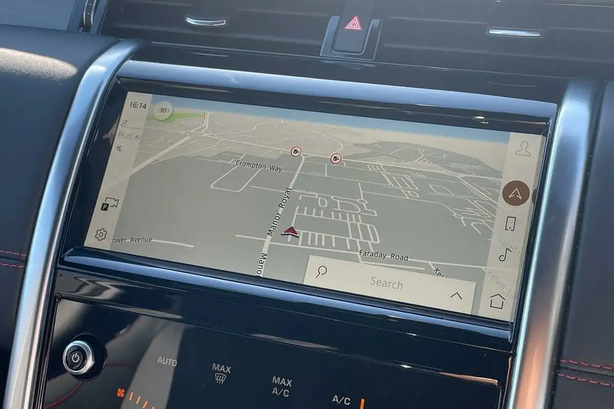 2023-land-rover-discovery-sport-15-p300e-dynamic-hse-big-4
