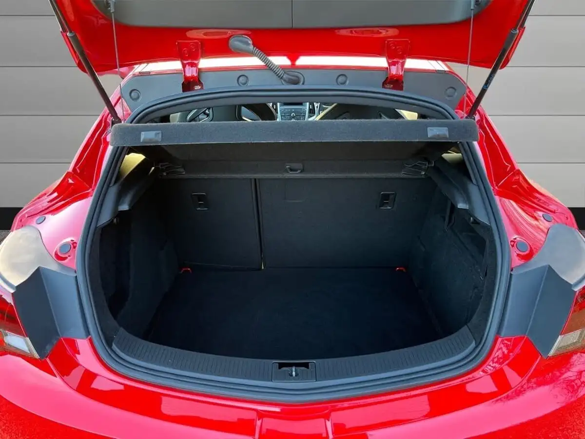 2015-vauxhall-astra-20-vxr-big-16