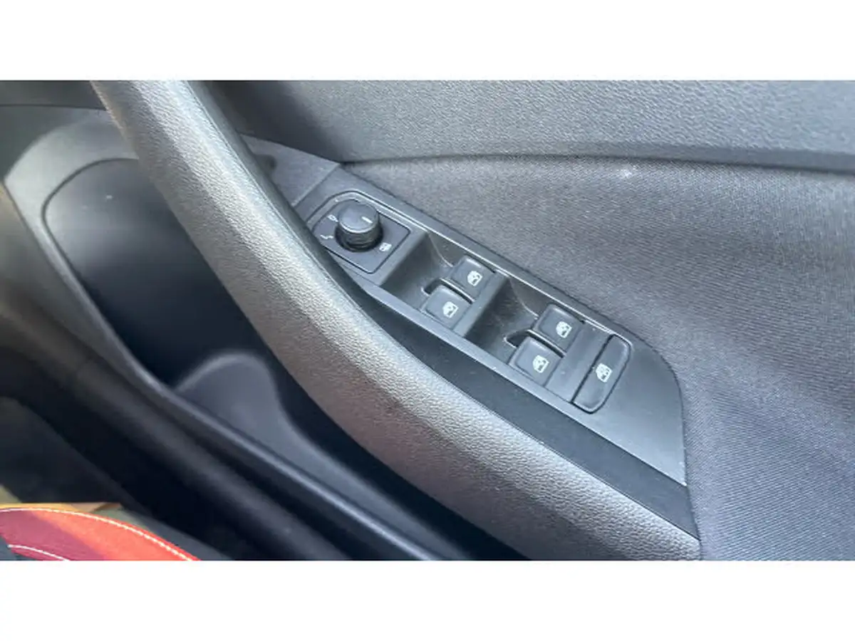 2022-skoda-kamiq-10-tsi-monte-carlo-109ps-dsg-big-39