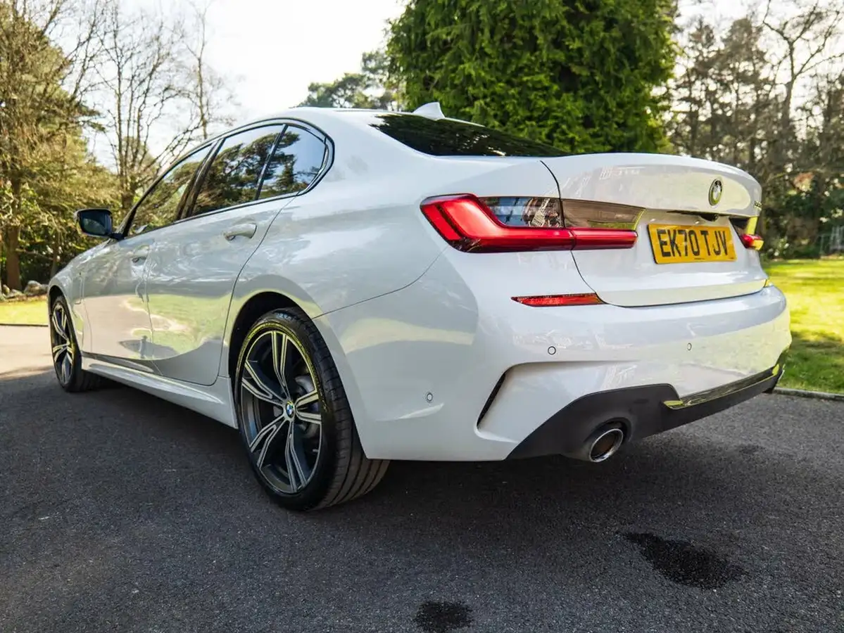 2020-bmw-3-series-20-330e-m-sport-saloon-4d-big-17