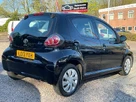 2013-toyota-aygo-10-aygo-ice-5d-small-4