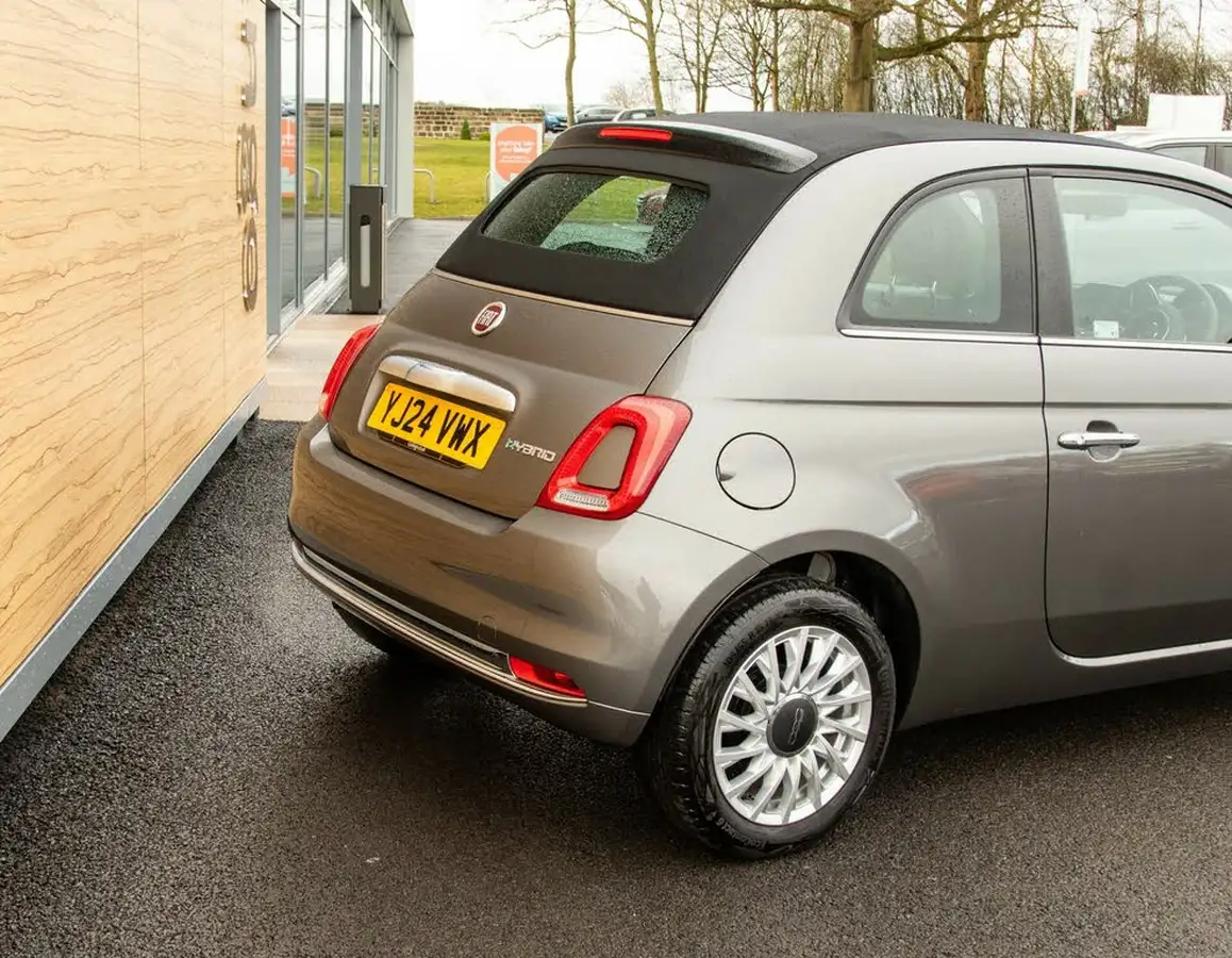 2024-fiat-500c-10-big-8