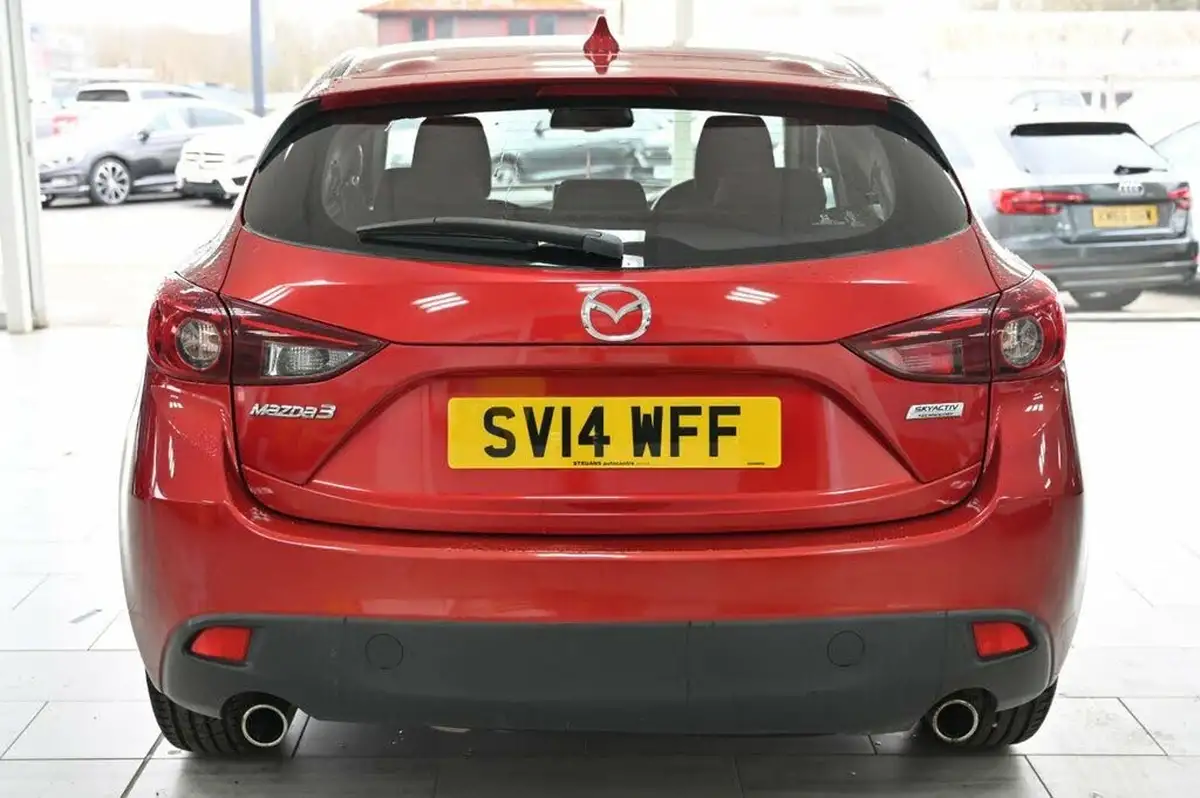 2014-mazda-mazda3-20-se-hatchback-5d-big-6