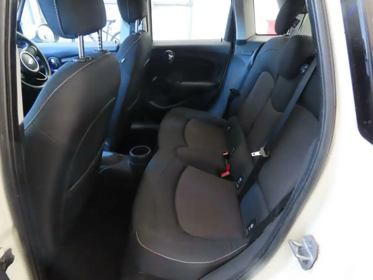 2014-mini-cooper-12-one-ss-5d-big-6