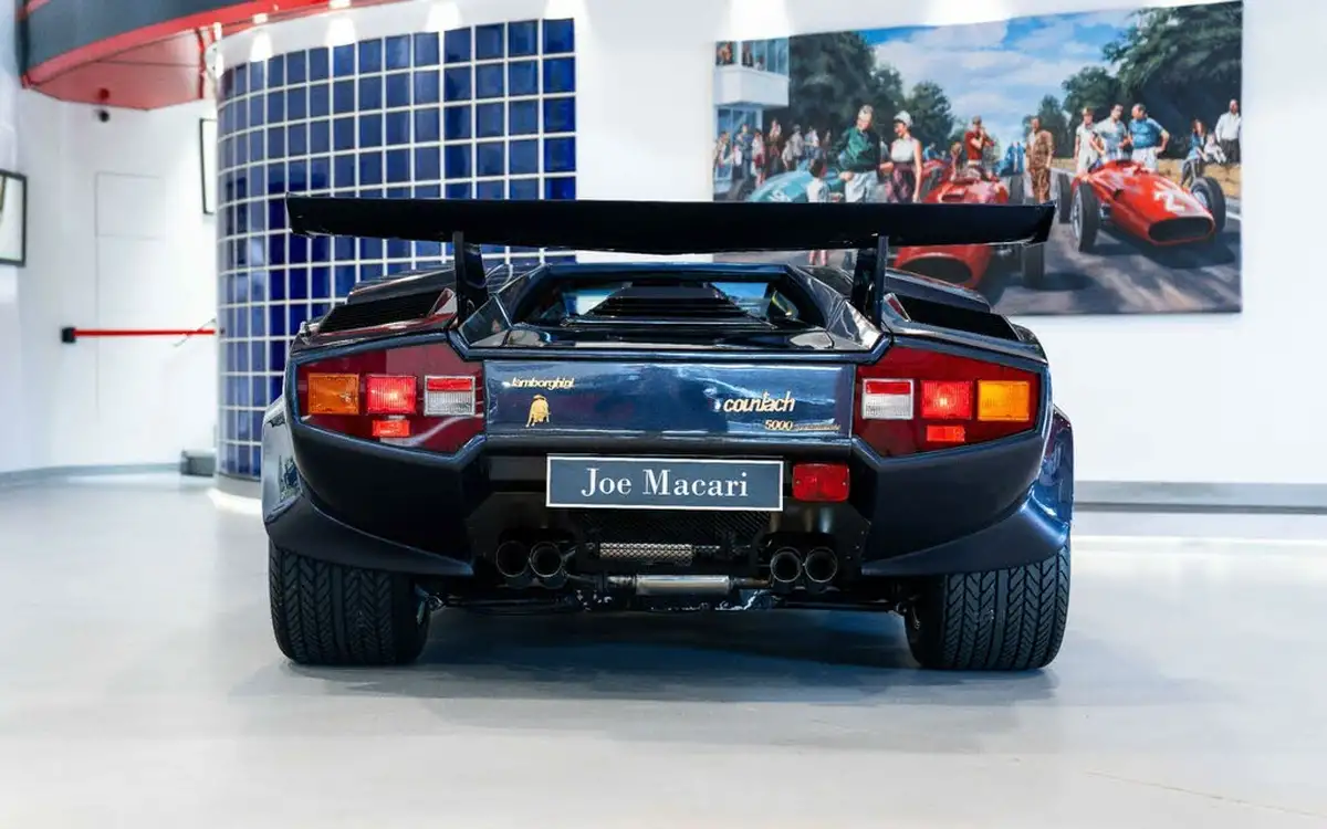 1988-lamborghini-countach-52-quattrovalve-big-8