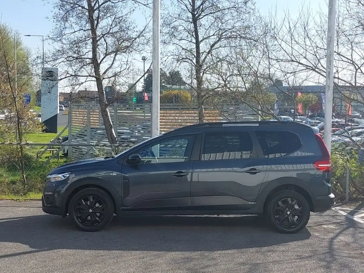 2022-dacia-jogger-10-tce-extreme-se-big-3