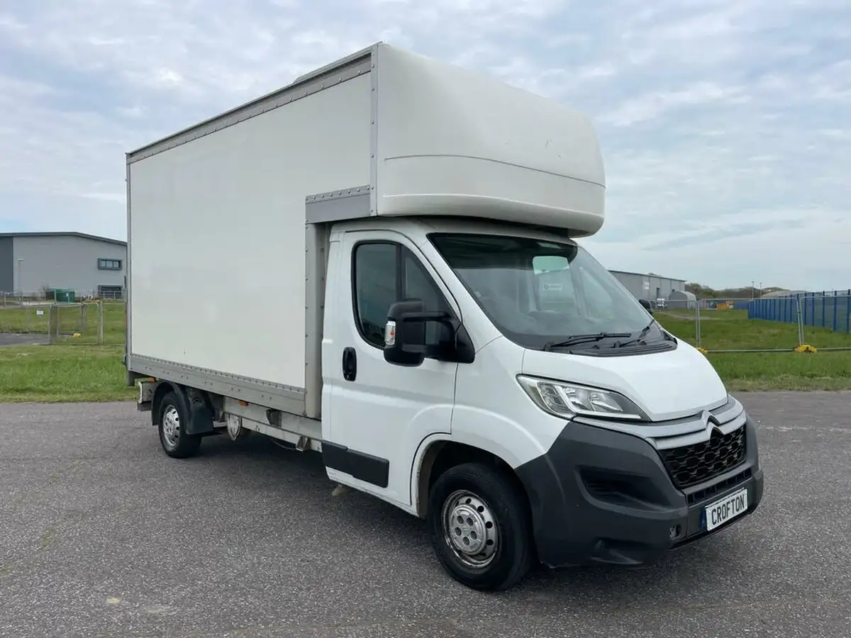 2015-citroen-relay-22td-35-l3-130-luton-big-1