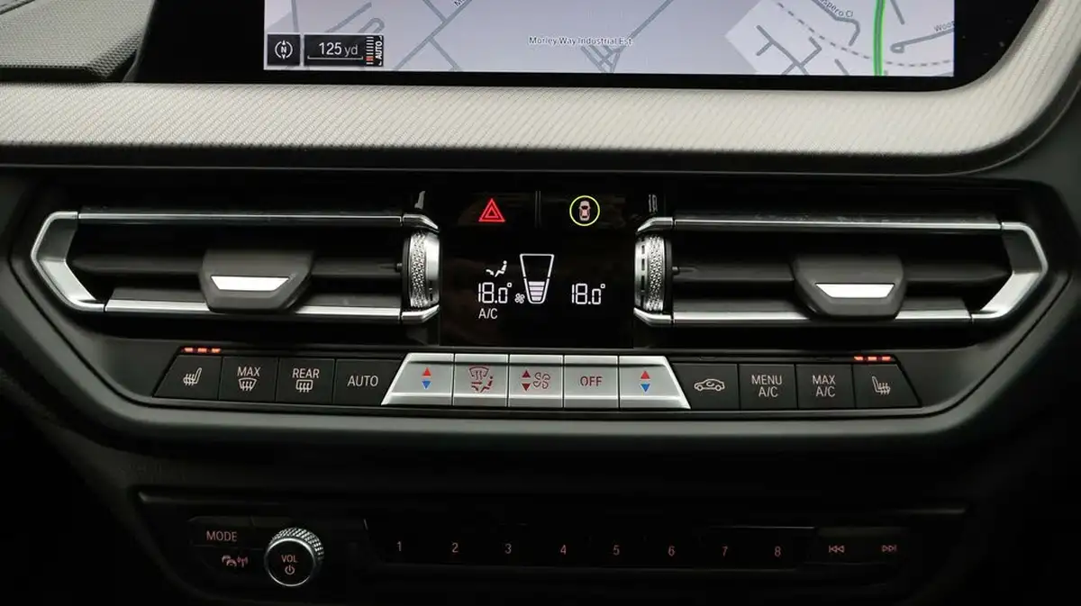 2024-bmw-1-series-15-118i-m-sport-lcp-dct-big-12