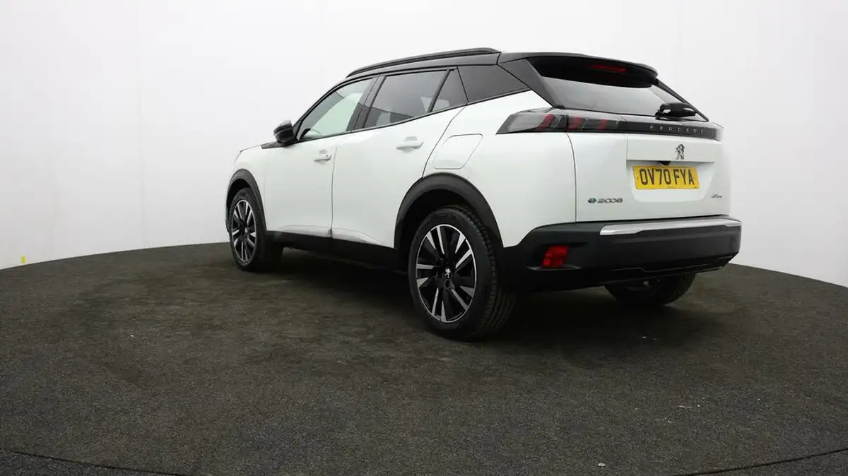 2021-peugeot-2008-suv-e-gt-big-69