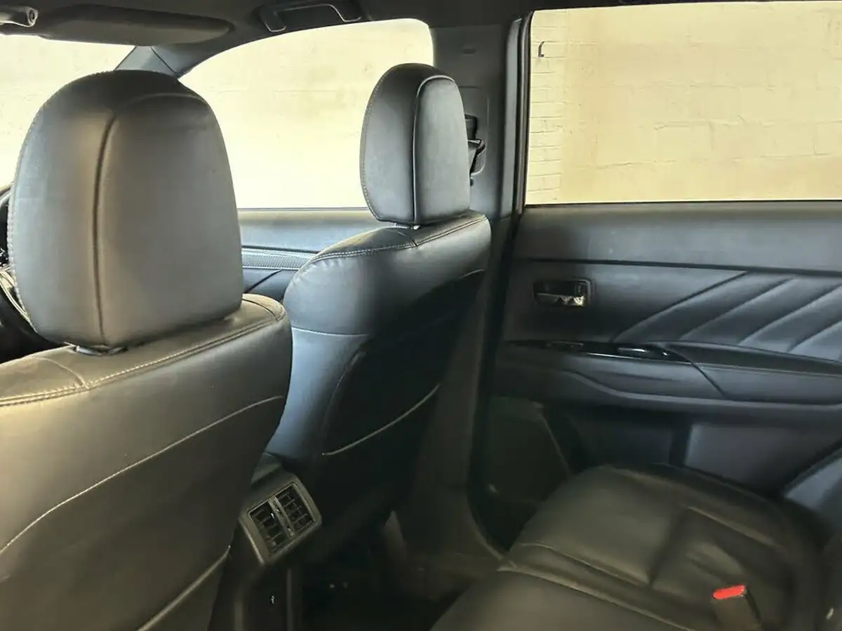 2019-mitsubishi-outlander-24-4h-phev-big-55