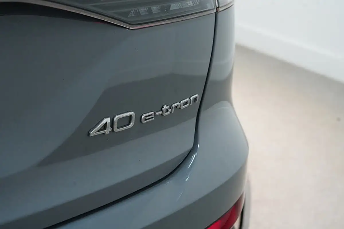 2022-audi-q4-e-tron-40e-sport-station-wagon-big-11