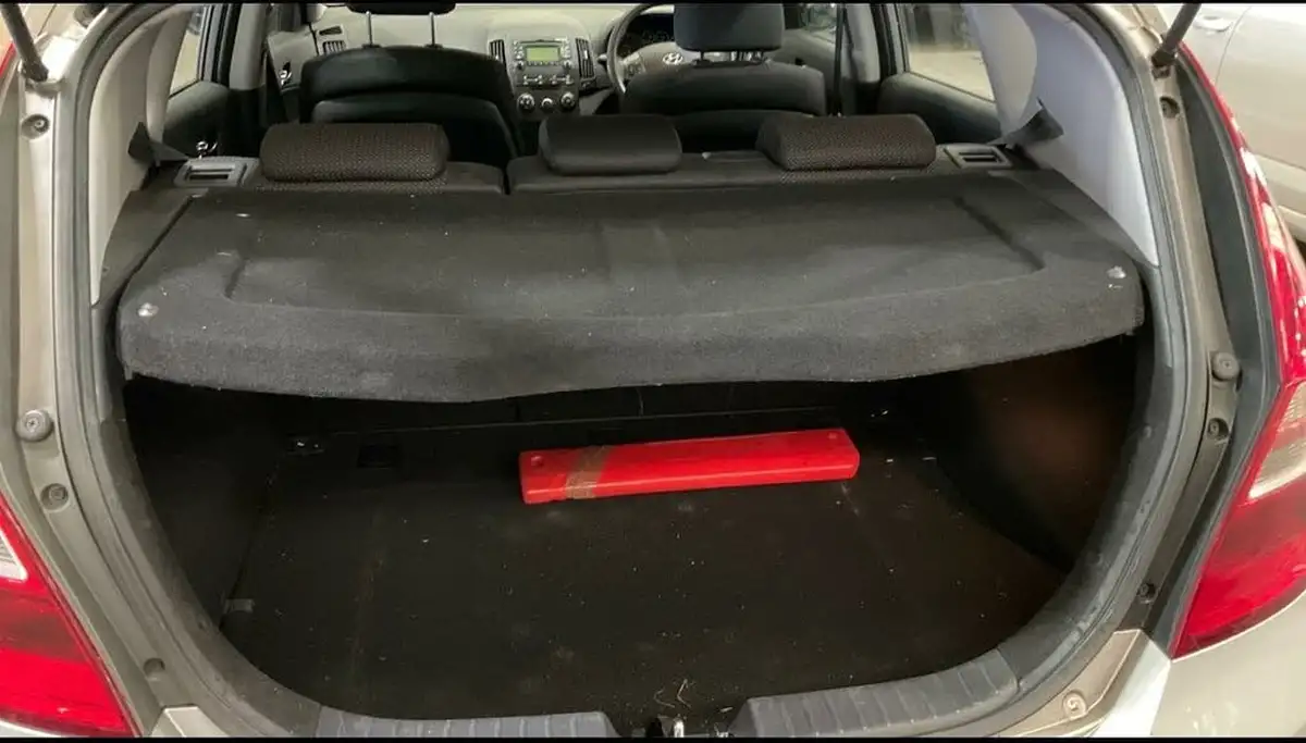 2009-hyundai-i30-16td-comfort-hatchback-band-b-119-big-8