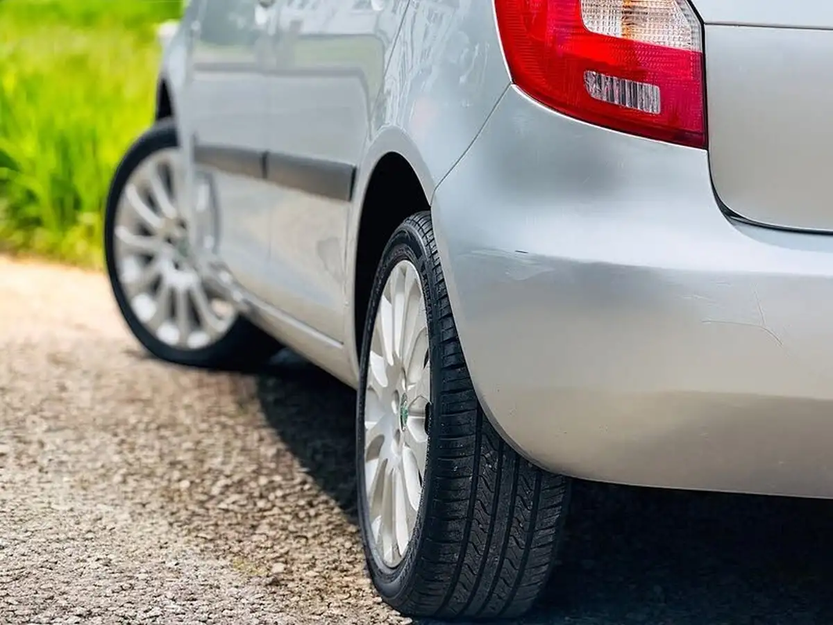 2011-skoda-fabia-12-elegance-12v-70bhp-hatchback-1198cc-big-33