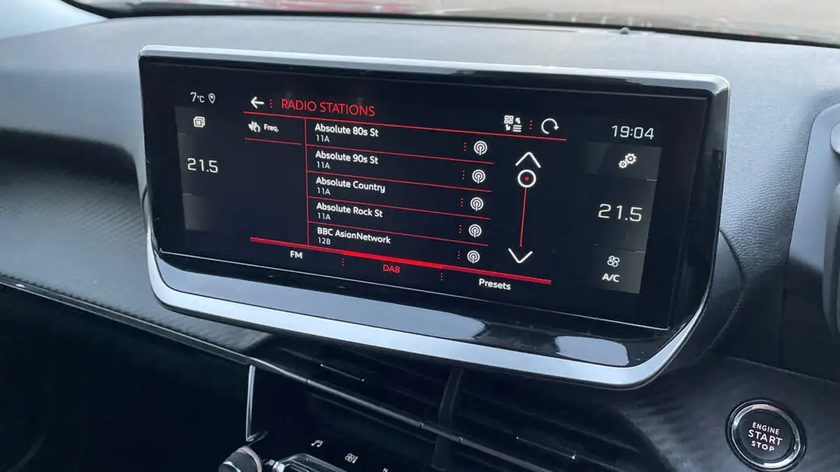2022-peugeot-2008-suv-12-puretech-allure-premium-100bhp-big-24