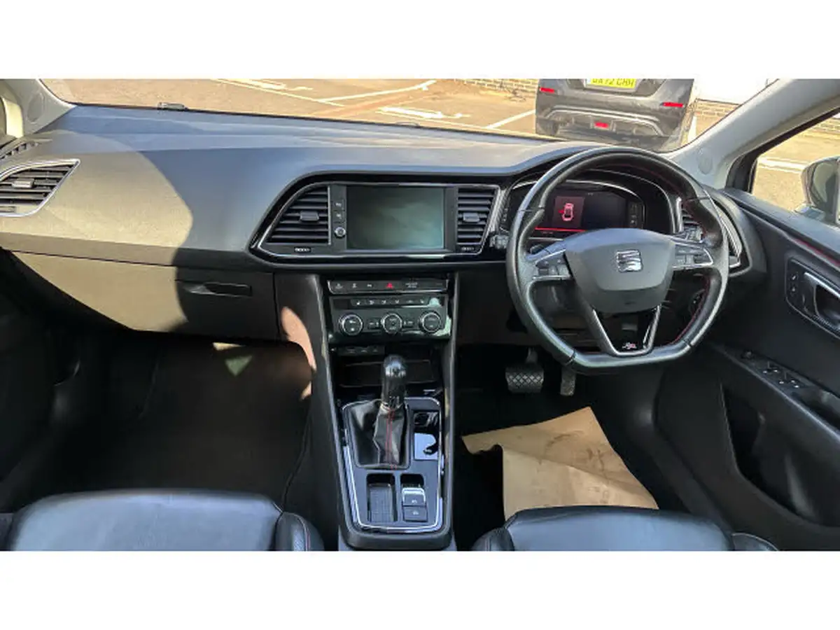 2019-seat-leon-20-tsi-fr-sport-hatchback-big-9