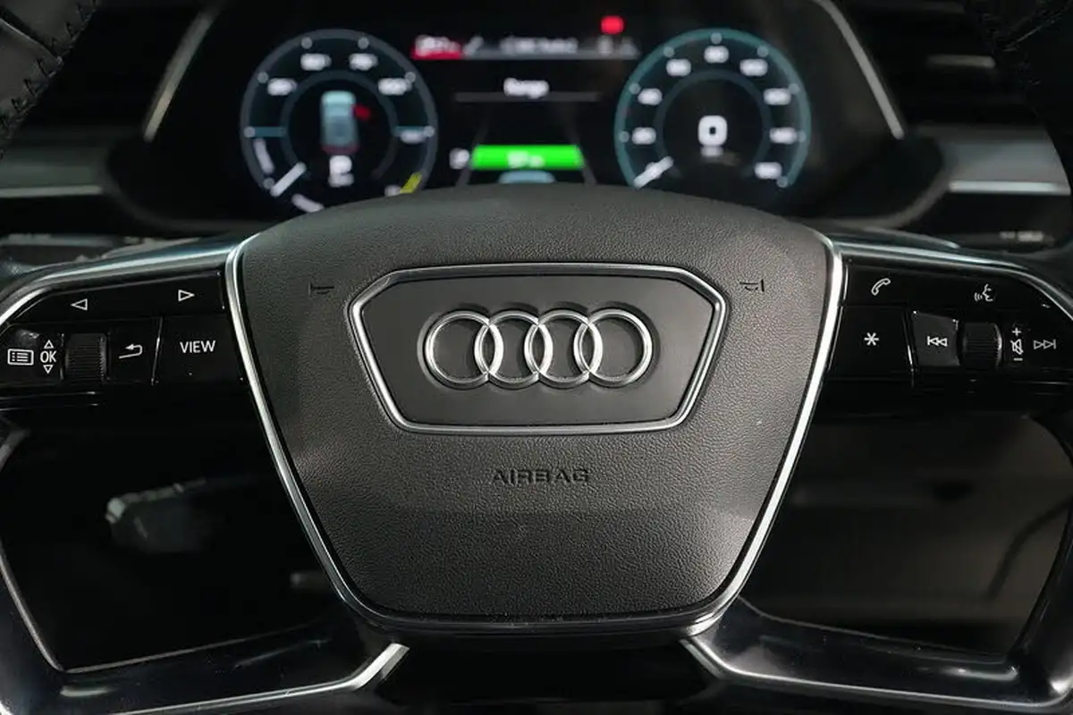 2020-audi-e-tron-50e-technik-big-21