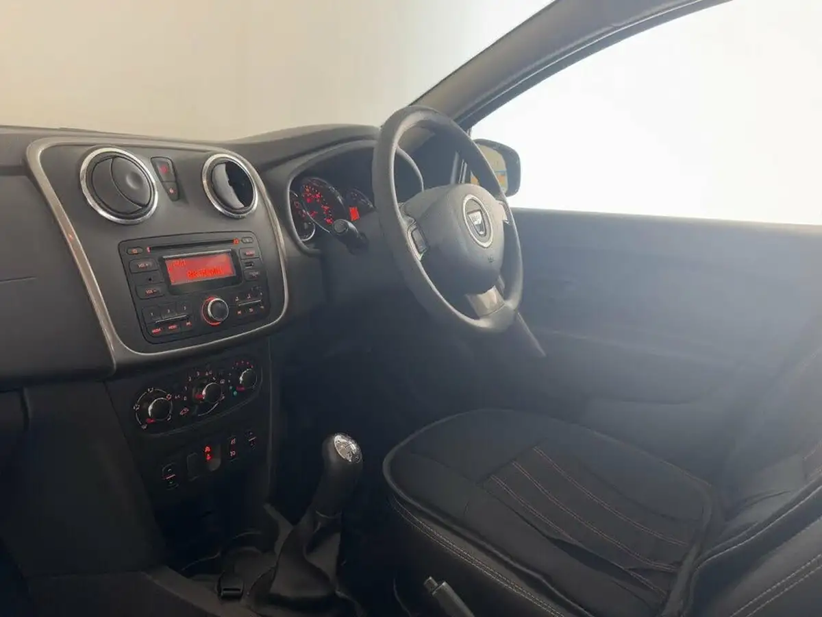 2016-dacia-sandero-09-tce-laureate-big-20