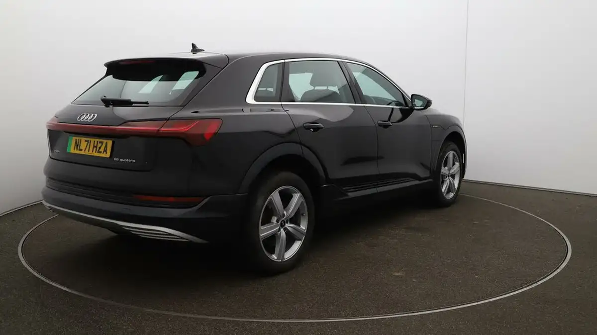 2021-audi-e-tron-55e-technik-station-wagon-big-7