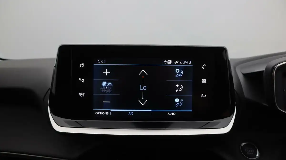 2023-peugeot-208-12-puretech-allure-premium-100ps-eat8-big-12