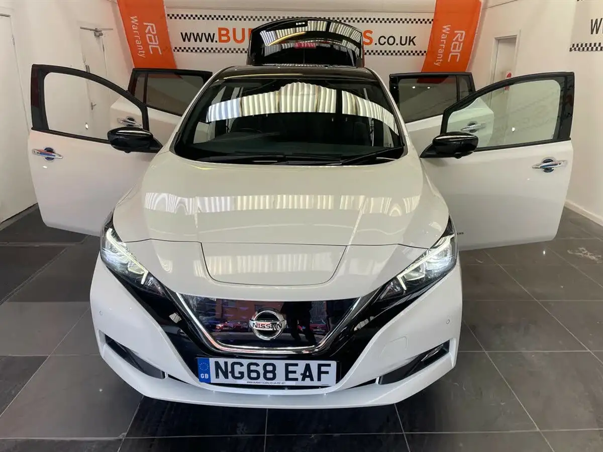 2019-nissan-leaf-e-tekna-big-23