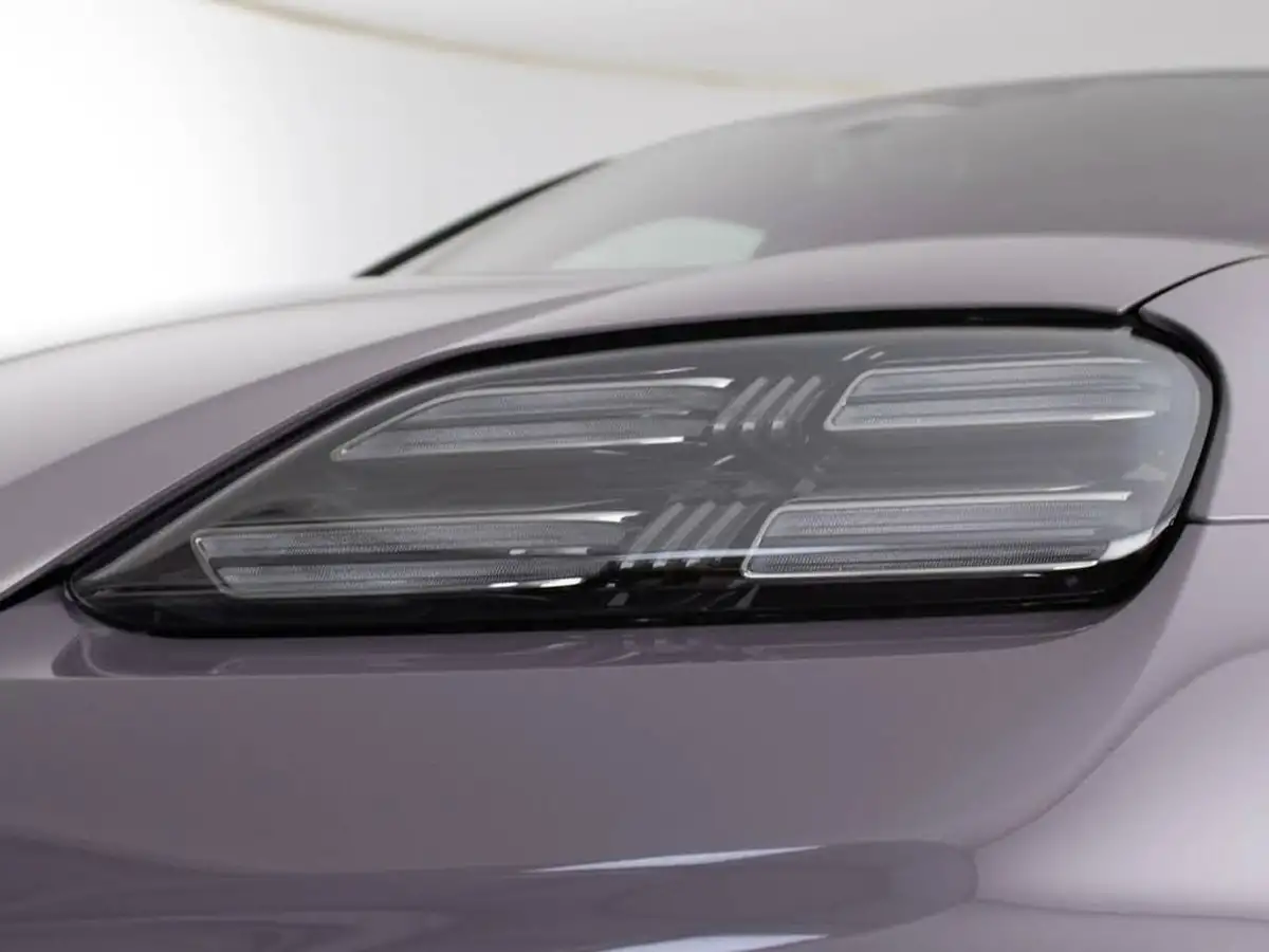 2025-porsche-macan-e-electric-big-18