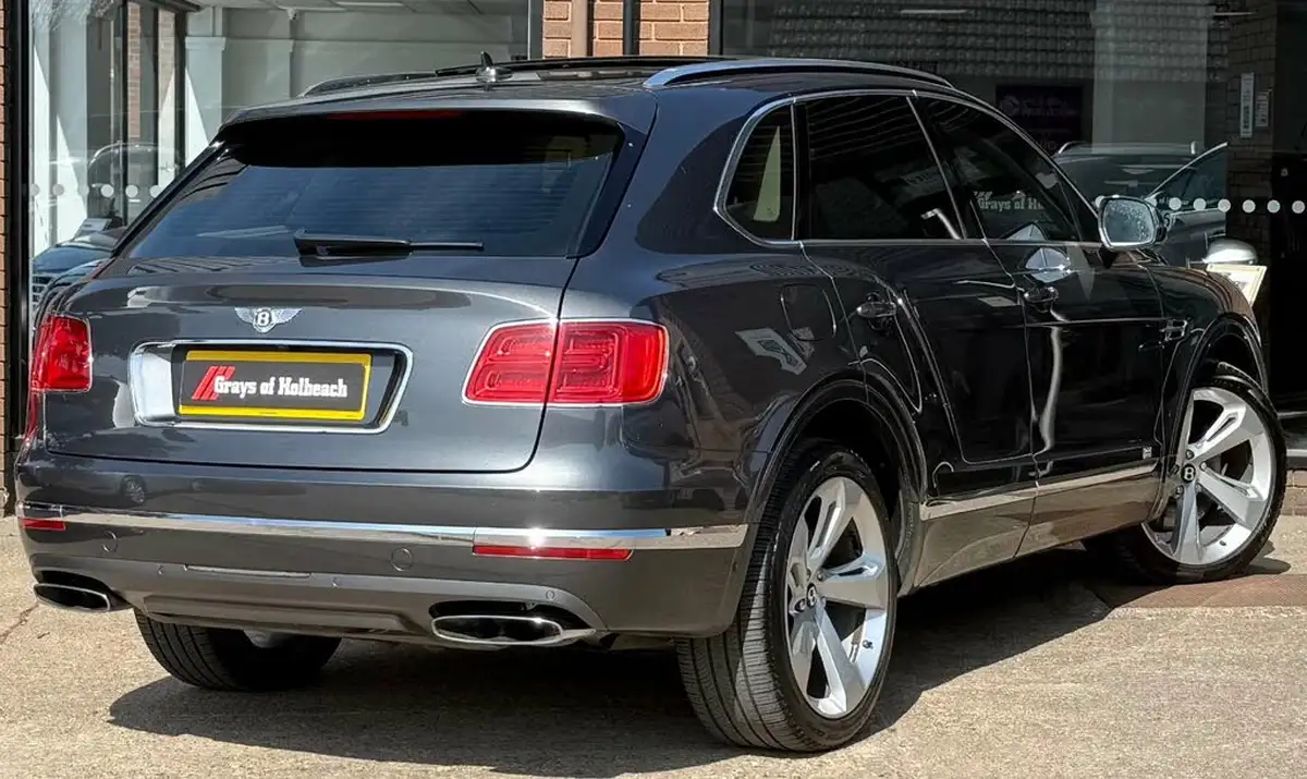 2016-bentley-bentayga-60-w12-big-5