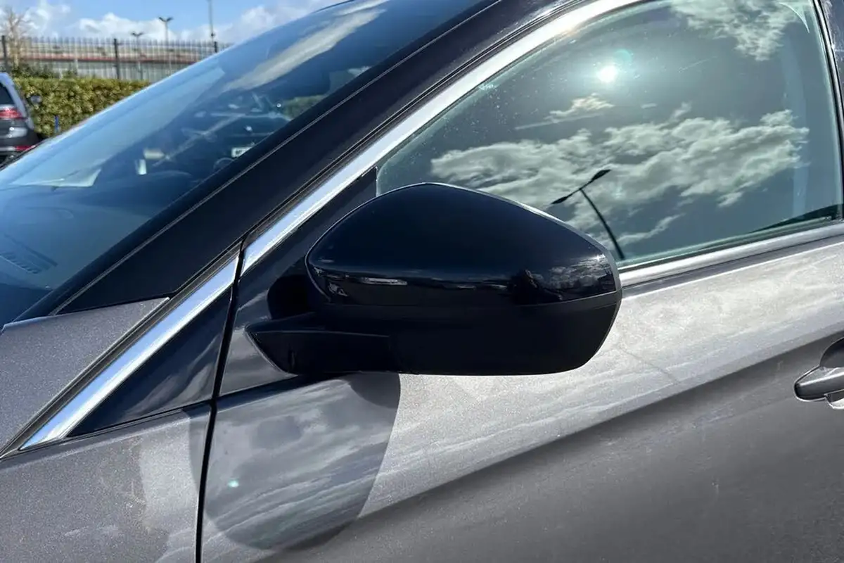 2020-vauxhall-grandland-x-12-sri-nav-big-36