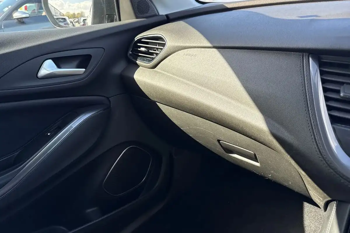2020-vauxhall-grandland-x-12-sri-nav-big-60
