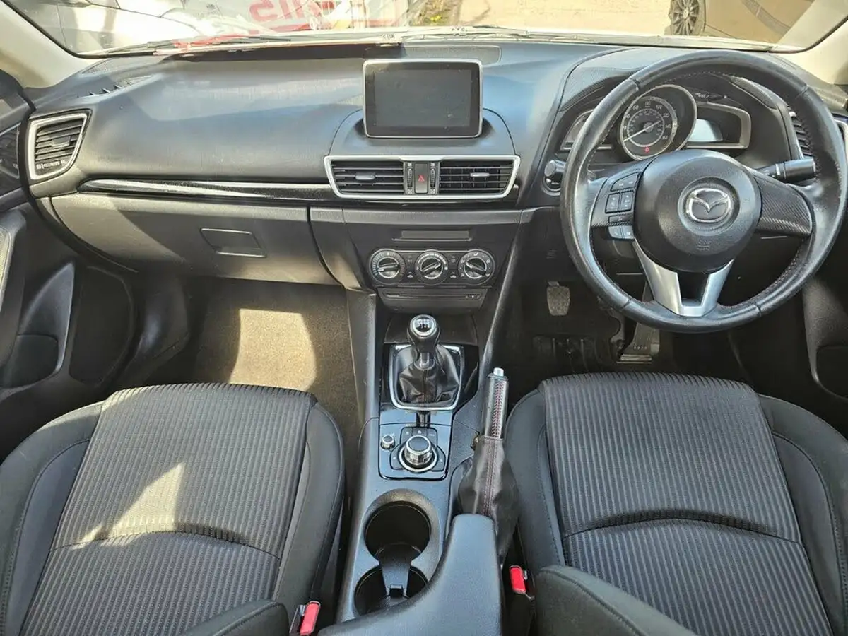 2014-mazda-mazda3-20-se-fastback-4d-big-2