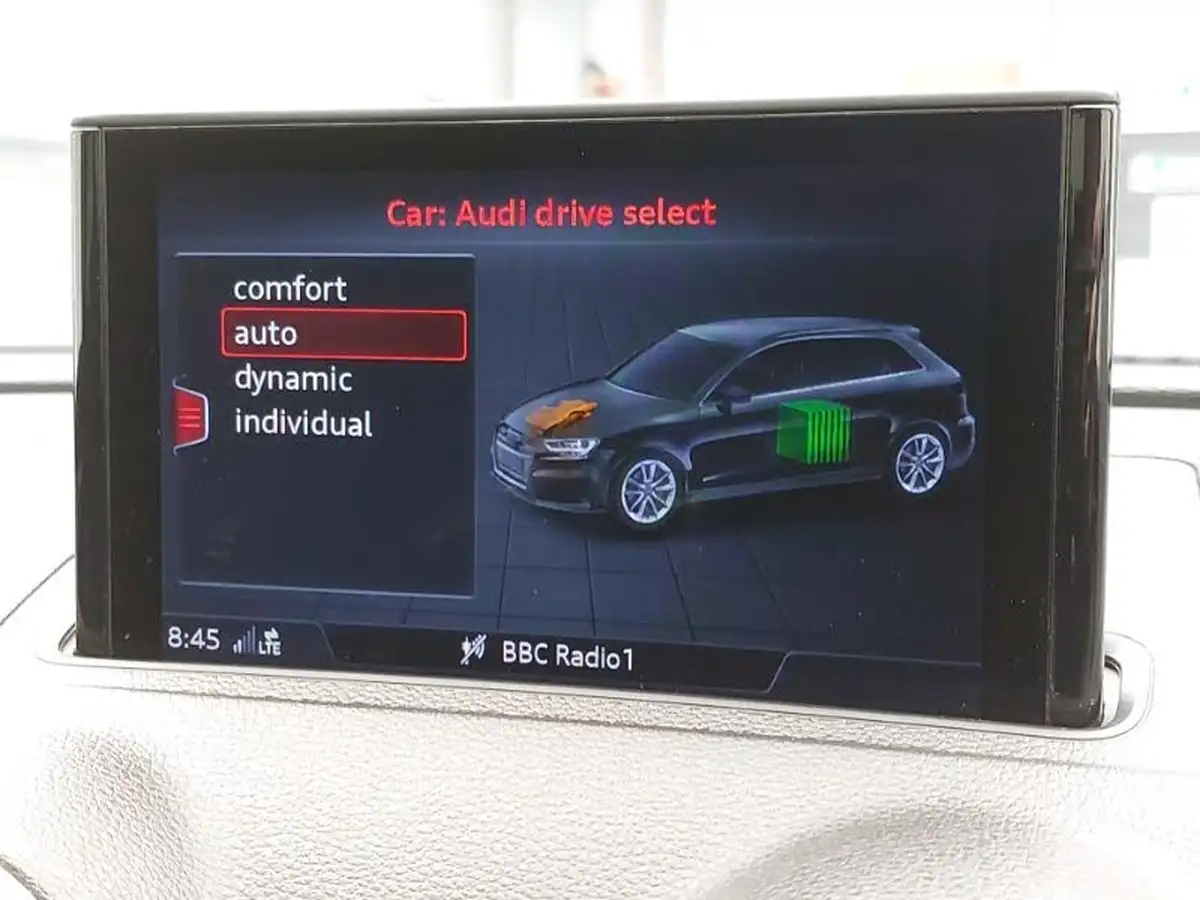 2020-audi-a3-14-40-e-tron-big-12