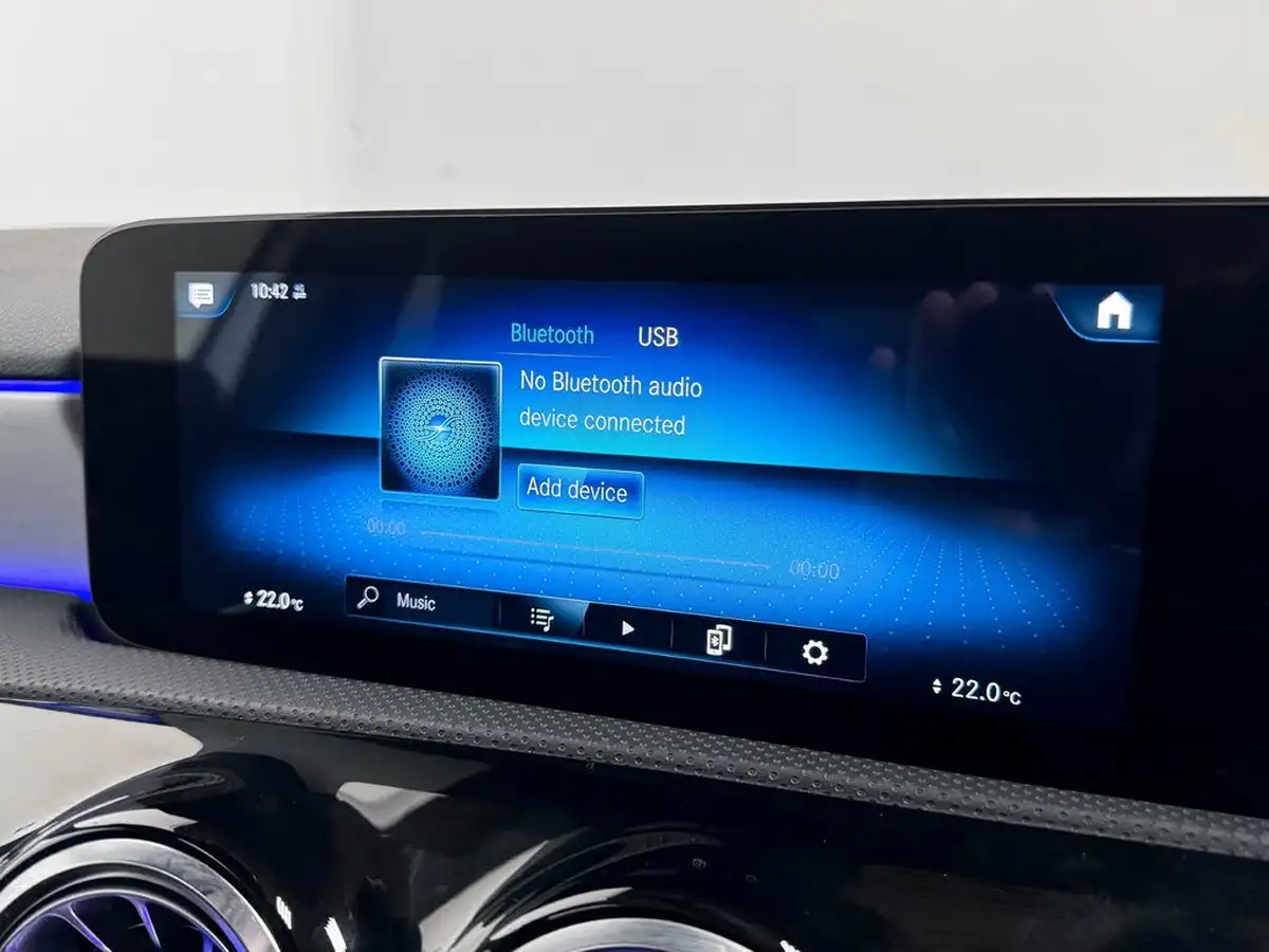 2020-mercedes-benz-a-class-13-a250e-amg-line-premium-plus-hatchback-5d-big-40