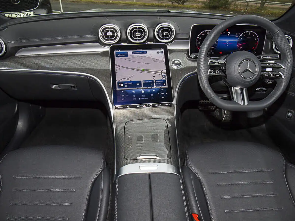 2024-mercedes-benz-c-class-15-c200-amg-line-204ps-saloon-4d-1496cc-big-2