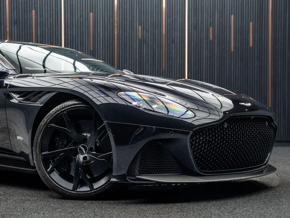 2019-aston-martin-dbs-52-v12-superleggera-big-11